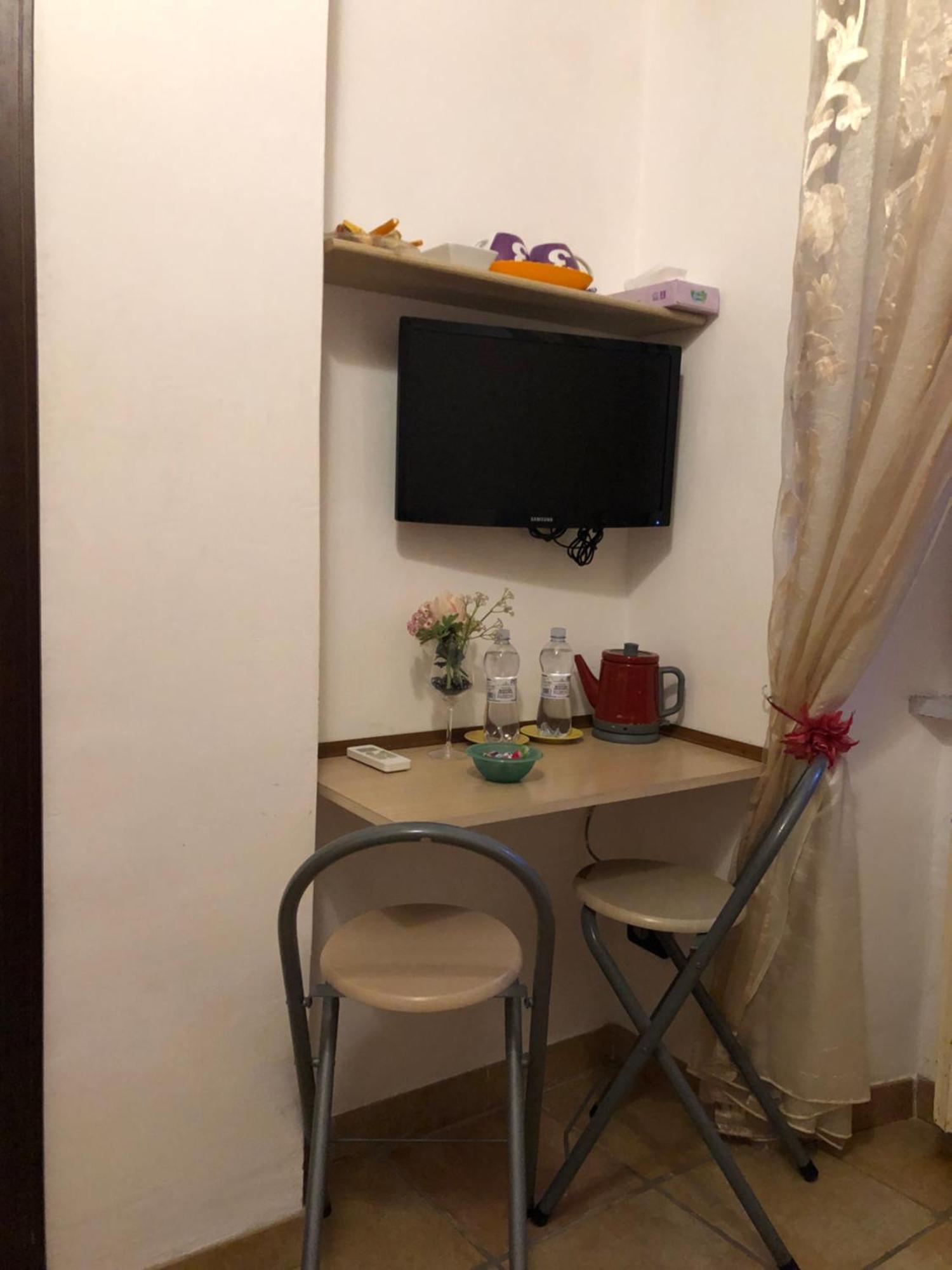 לינה וארוחת בוקר ויטרבו La Finestra Di Umberto Vicino Al Centro Con Parcheggio Privato מראה חיצוני תמונה
